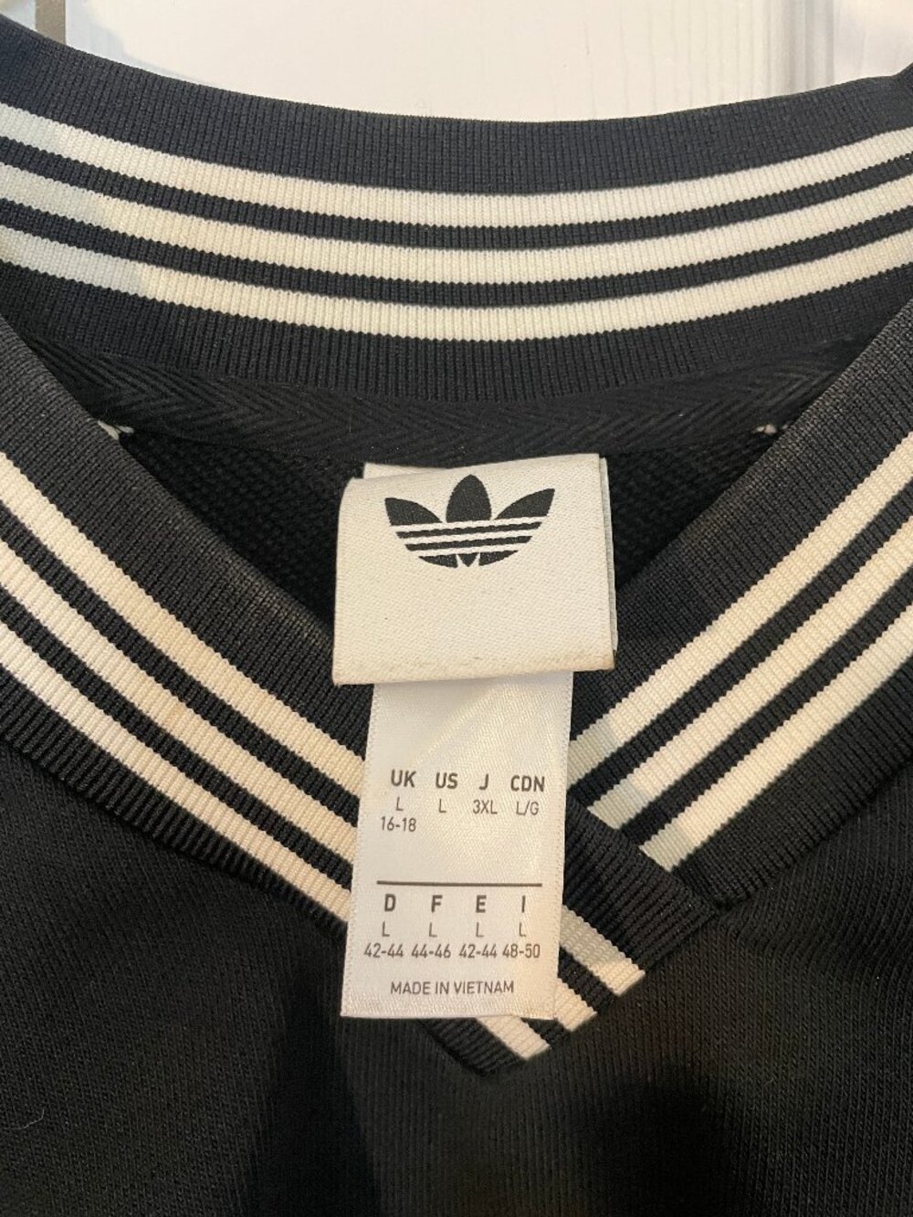 Adidas | Blocking Crewneck Sweatshirt - Picture 5 of 6